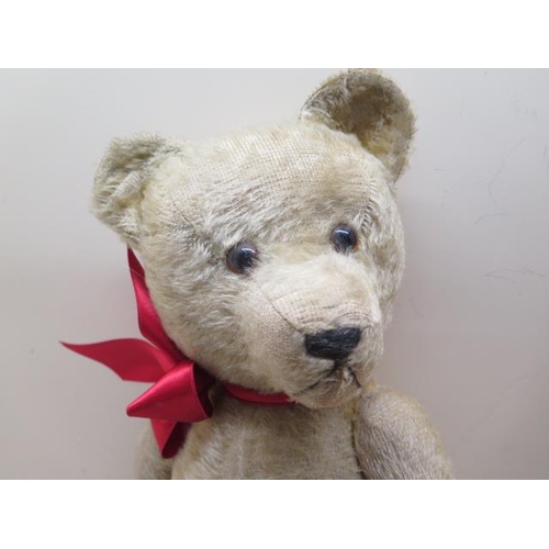 811 - Two vintage teddy bears, tallest 50cm, both with wear and some repairs (much loved)