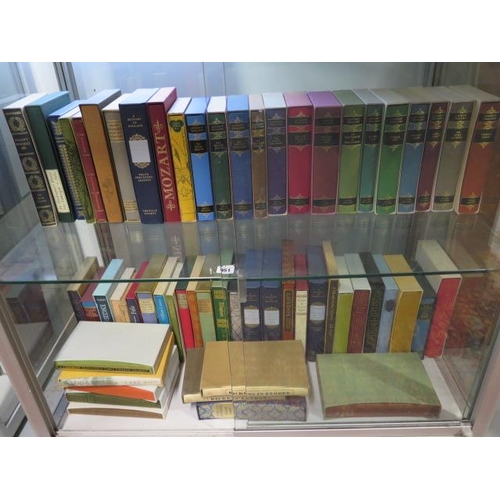 951 - A good selection of Folio Society books, approx 60