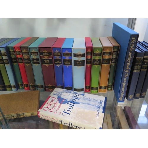 952 - A good selection of Folio Society books, approx 80