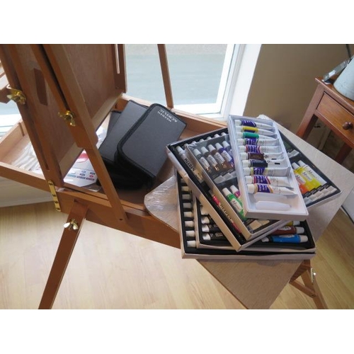 3 - A Meeden Artist set with folding easel and paints, in unused conditon
