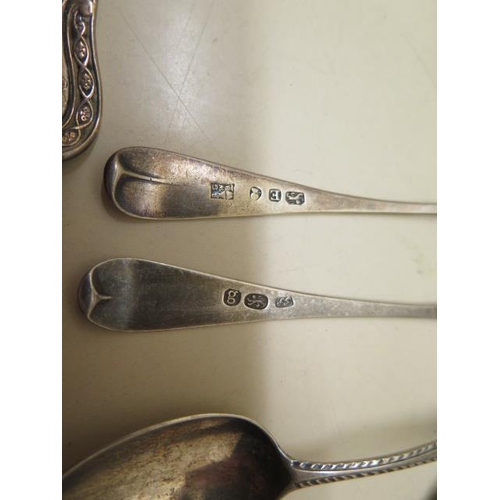 424 - 2 boxed sets of silver spoons and other assorted silver spoons, total weight approx 9.2 troy oz