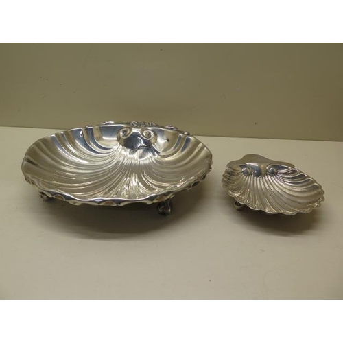 428 - A large sterling silver dish, Frank Whiting, 21cm wide, and a smaller silver shell dish, total weigh... 