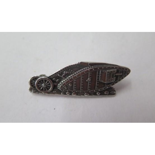 467 - A WWI silver sweetheart brooch Tank Regiment Birmingham 1916/17, 4cm long, generally good