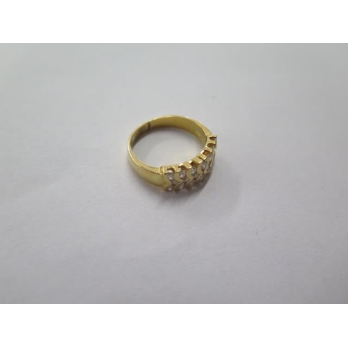 480 - An 850 yellow gold diamond ring, size K, approx 5 grams, signs of re-sizing but diamonds bright and ... 