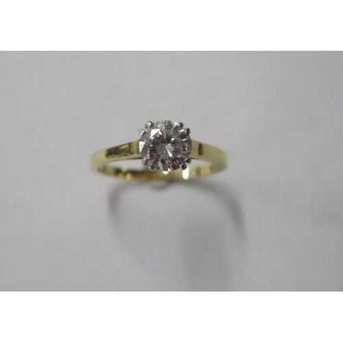 482 - A hallmarked 18ct solitaire diamond ring, approx 0.95ct, size M, approx 2.7 grams, diamond bright an... 