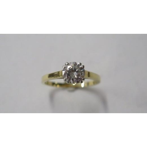 482 - A hallmarked 18ct solitaire diamond ring, approx 0.95ct, size M, approx 2.7 grams, diamond bright an... 