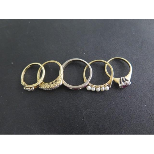 496 - 5 x 18ct gold rings ranging in size from I to Q, total weight approx 14.5 grams