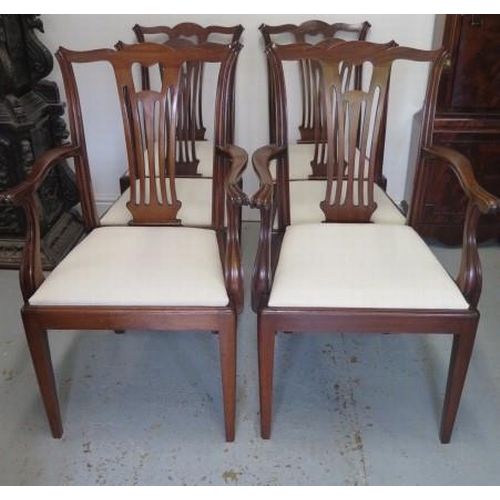 68 - A circa 1900's mahogany set of 6 (4 + 2 carver) chairs in the Chippendale style with pierced splats ... 