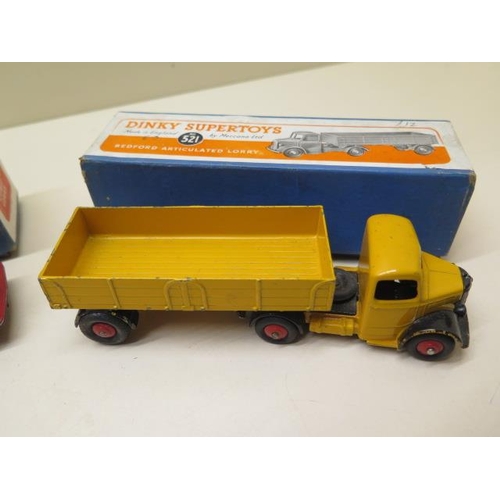 862 - 3 boxed Dinky toys Leyland Comet no 531, Bedford Articulated lorry 521 and horsebox 581, all have so... 