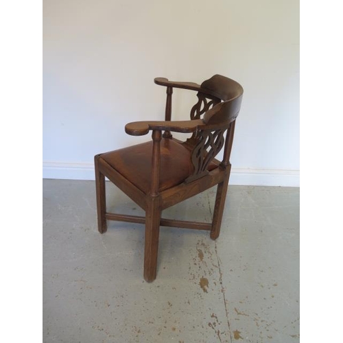 100 - A Georgian elm comfort corner chair with drop in seat, 79cm tall, good colour some wear to legs so t... 