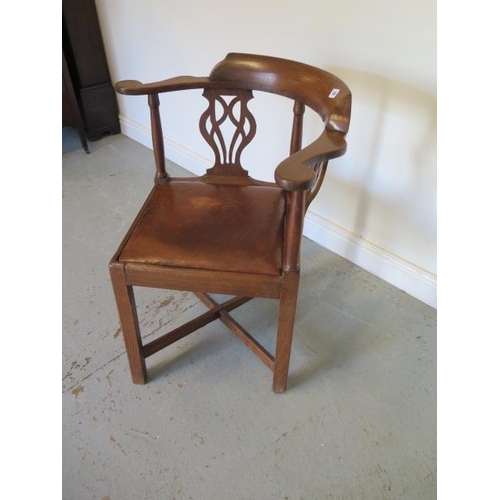 100 - A Georgian elm comfort corner chair with drop in seat, 79cm tall, good colour some wear to legs so t... 