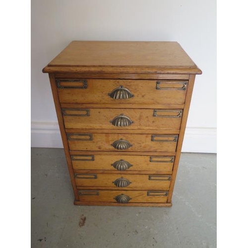 75 - An oak 6 drawer collectors cabinet, 46cm tall x 32cm x 24cm, with a good light oak colour