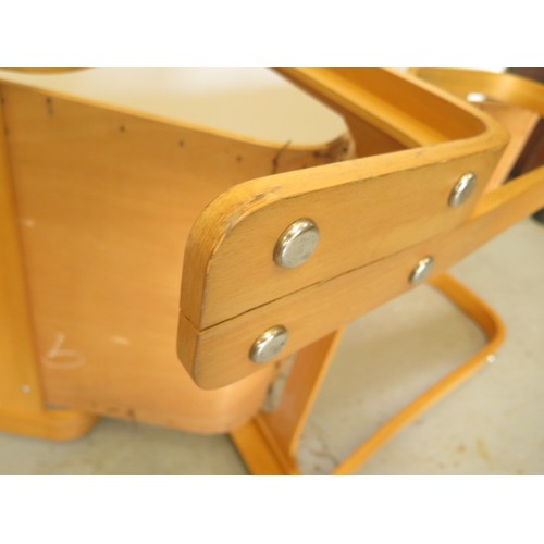 65 - A Marcel Breuer design bent ply Birch long chair after the original made by 79cm tall x 146cm x 65cm... 