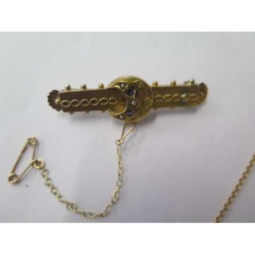 479 - A 15ct pendant 2cm x 3cm, on a 9ct chain 46cm long and a 9ct bar brooch, total weight approx 13 gram... 