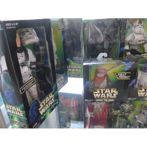 769 - A good collection of Hasbro / Kenner Star Wars Action collection, 12