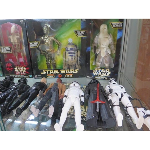 769 - A good collection of Hasbro / Kenner Star Wars Action collection, 12