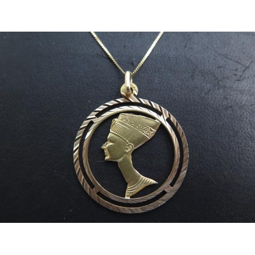 461 - An 18ct yellow gold Egyptian head pendant, 35mm diameter, on an 18ct 50cm chain, total weight approx... 