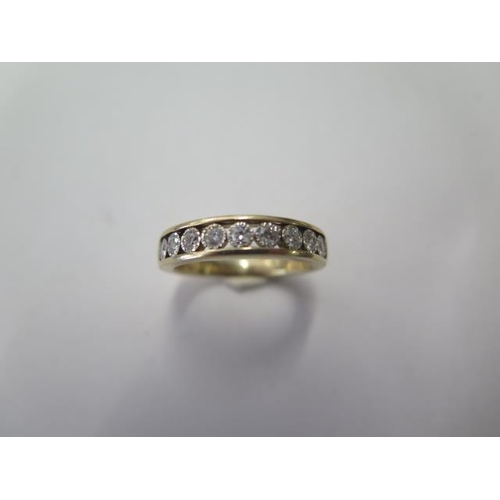 528 - A hallmarked 9ct yellow gold 9 stone diamond ring, approx 0.32ct, size M, approx 3.2grams, diamonds ... 