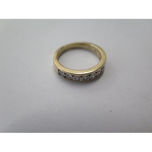 528 - A hallmarked 9ct yellow gold 9 stone diamond ring, approx 0.32ct, size M, approx 3.2grams, diamonds ... 