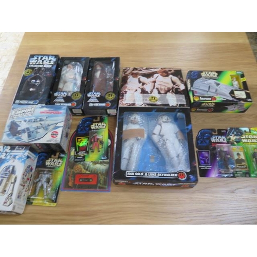 734 - A collection of 12 Star Wars boxed figures / sets etc. please see images for Vendors list