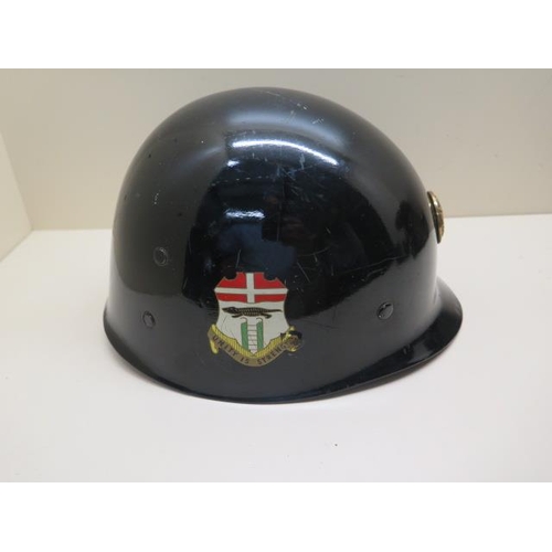 807 - USA M1 helmet used in Berlin by US Army