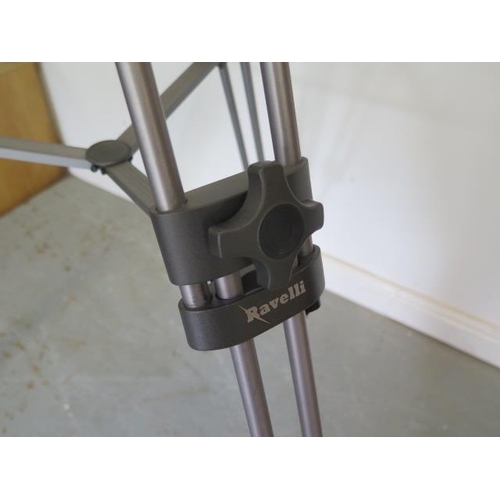 212 - A Ravelli Professional aluminium video camera tripod stand - Height 143cm