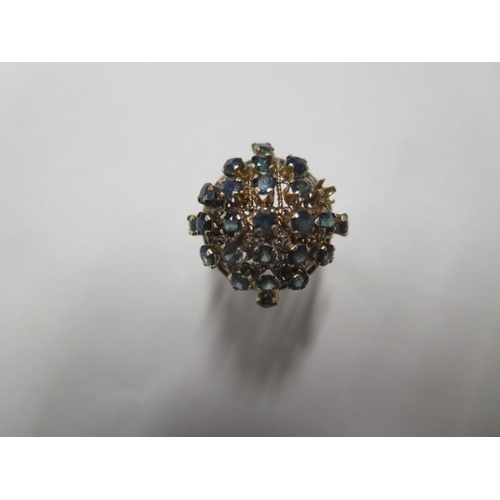 420 - An 18ct yellow gold cluster ring - missing one stone - ring size M/N - approx weight 4.7 grams