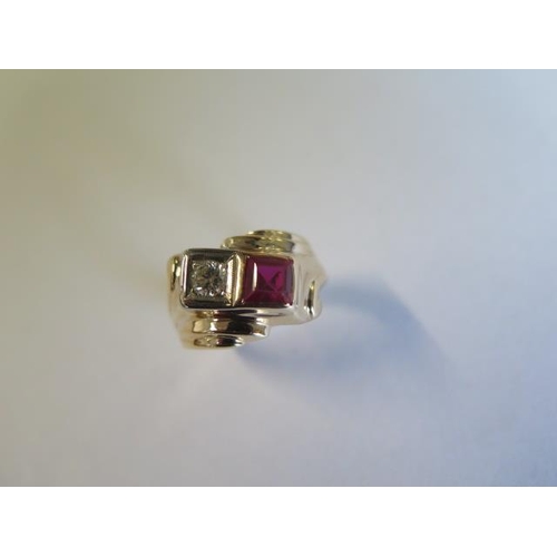 470 - A 14ct yellow gold diamond and red spinel ring - diamond bright and lively - head size 12mm x 16mm -... 