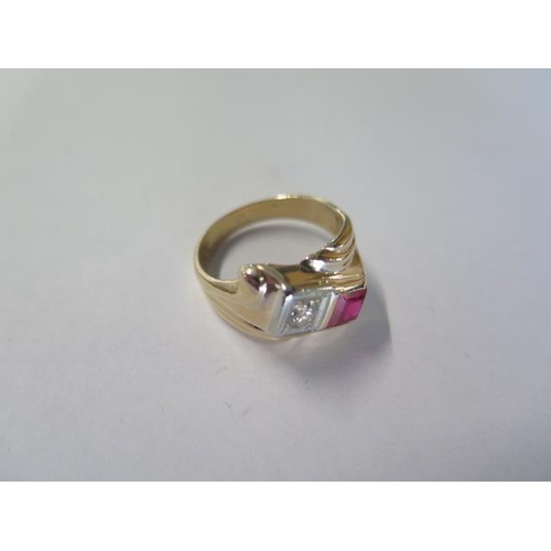 470 - A 14ct yellow gold diamond and red spinel ring - diamond bright and lively - head size 12mm x 16mm -... 