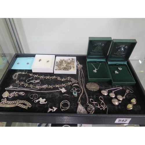 542 - A collection of vintage silver jewellery including studs, earrings necklaces