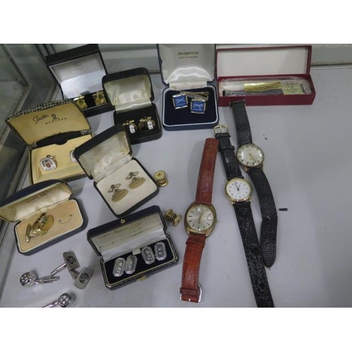 546 - A collection of gents costume jewellery including silver cufflinks, 2 Montine watches, golf scorer e... 