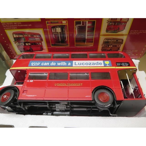 657 - A Sun Star 1:24 scale Bedford OB Duple Vista Coach and a Sun Star 1:24 scale Routemaster bus - both ... 