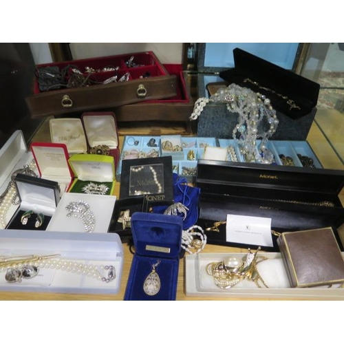 147 - A good selection of mainly costume jewellery with two jewellery boxes