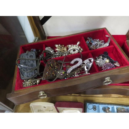 147 - A good selection of mainly costume jewellery with two jewellery boxes