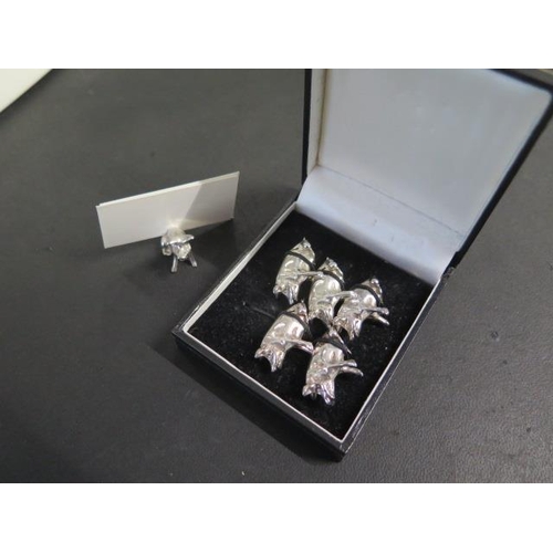 164 - A set of six silver plate pig dinner place card holders - Height 2cm x Length 3cm - very clean condi... 