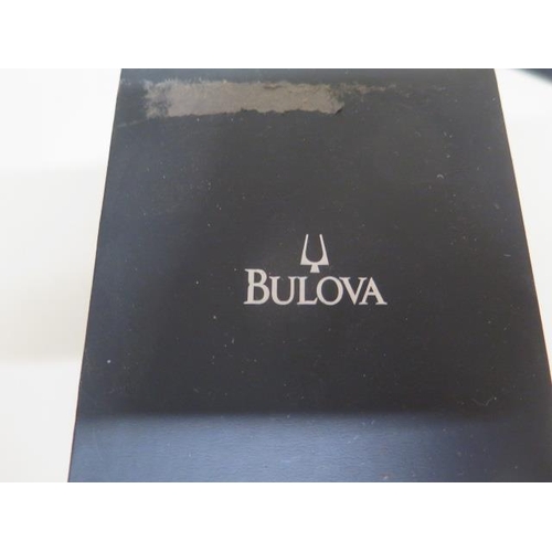 225 - A Bulova Precisionist Quartz gents wristwatch 4.5cm dial C860983, 14631528 - with box and booklet - ... 