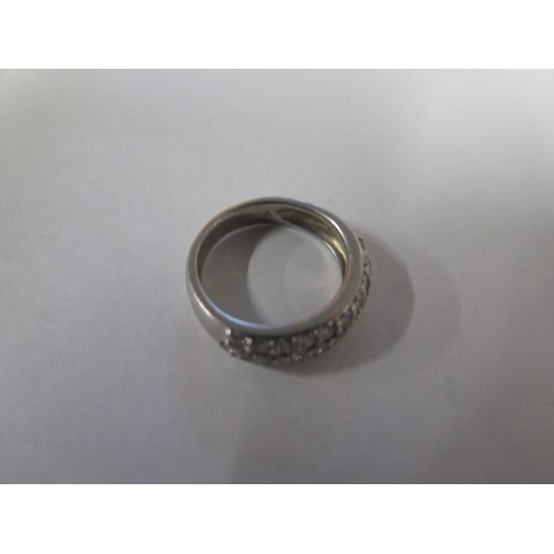 45 - A platinum 900 1ct diamond ring size I - approx weight 5.9 grams with certificate