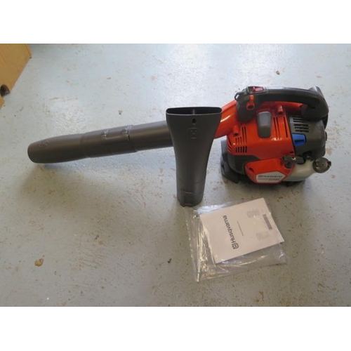 565 - A Husqvarna 525 BX Professional 2 stroke petrol leaf blower with manual - in working order - RRP £26... 