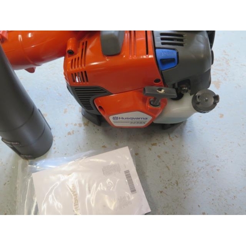 565 - A Husqvarna 525 BX Professional 2 stroke petrol leaf blower with manual - in working order - RRP £26... 