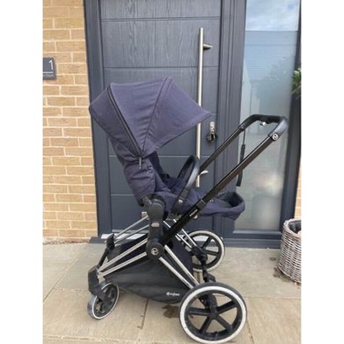 571 - A Cybex Priam pushchair with Lux seat, rain cover and footmuff - not including grey carry cot new re... 