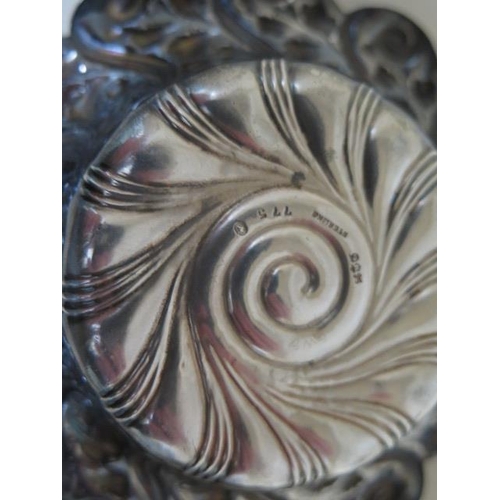 125 - A pair of Gorham sterling 925 silver embossed dishes - Diameter 11cm - no 775 - approx weight 4.1 tr... 