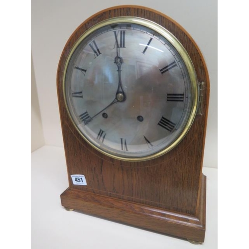 448 - A late 19th century oak case bracket clock with quarter chiming and hour strike on five gongs with s... 