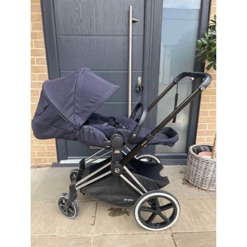 519 - A Cybex Priam pushchair with Lux seat, rain cover and footmuff - not including grey carry cot new re... 