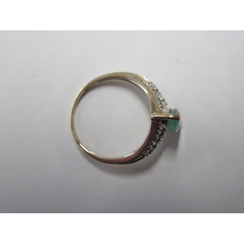 26 - A hallmarked 9ct yellow gold dress ring, size O - generally good, approx weight 2.1 grams