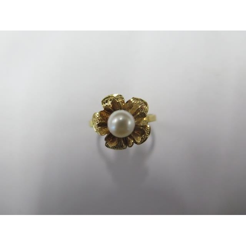 30 - A French 18ct yellow gold pearl flower ring size Q - approx weight 2.5 grams - generally good condit... 