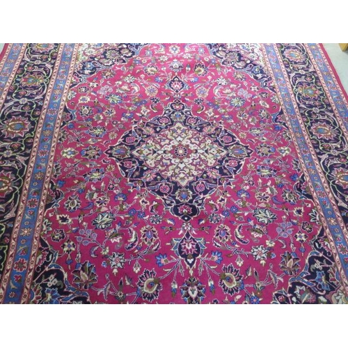 420 - A hand knotted woollen Meshed rug - 3.50m x 2.50m