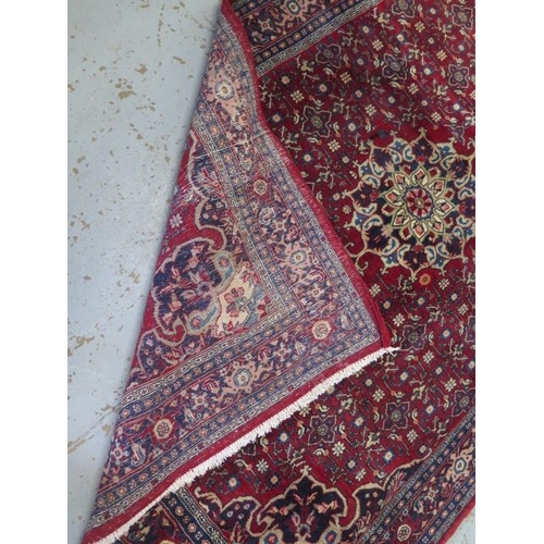 430 - A hand knotted woollen Hamadan rug - 2.10m x 1.37m