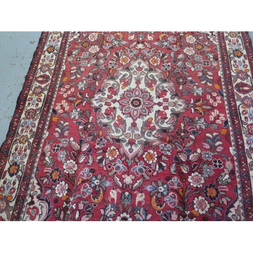 431 - A hand knotted woollen Lilihan rug - 2.50m x 1.43m