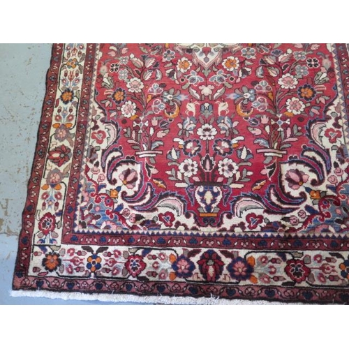 431 - A hand knotted woollen Lilihan rug - 2.50m x 1.43m