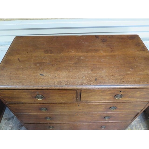 460 - A Georgian mahogany five drawer chest on splayed bracket feet - Height 104cm x 107cm x 54cm